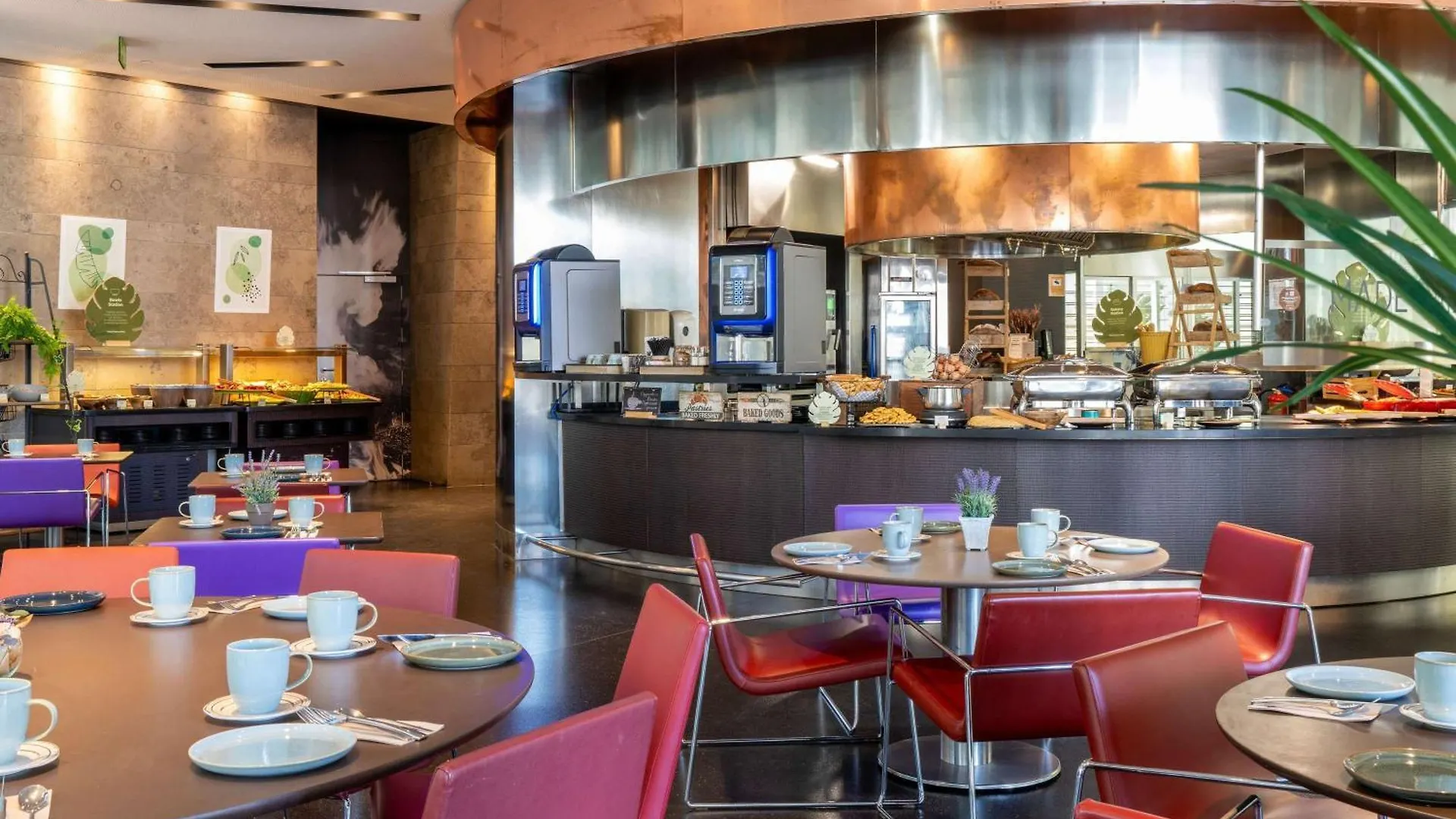Novotel Barcelona City 4*,
