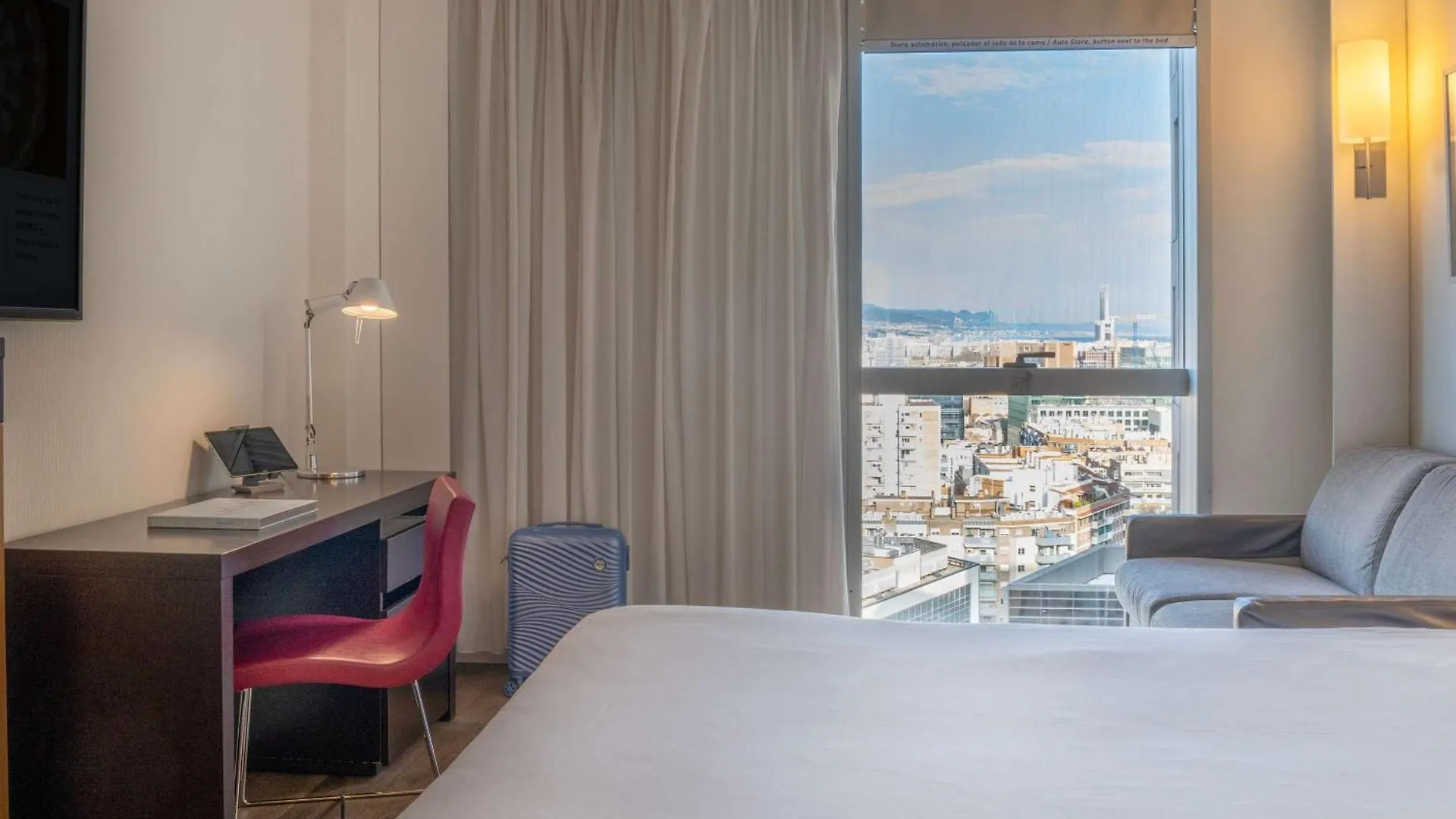 Novotel Barcelona City 4*,