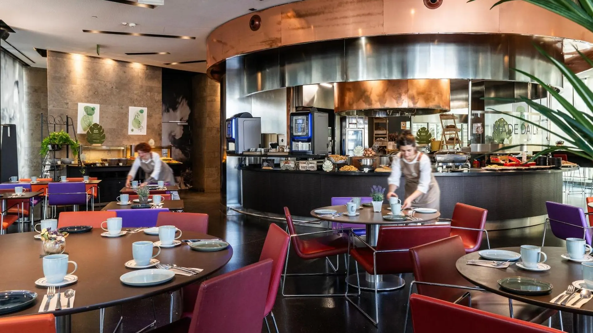 Novotel Barcelona City 4*,
