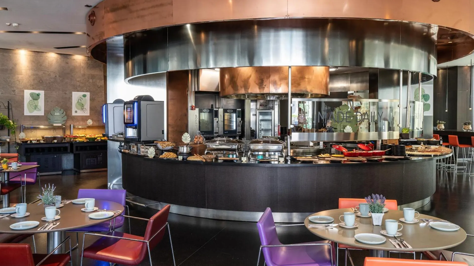 Novotel Barcelona City 4*,  Spanien